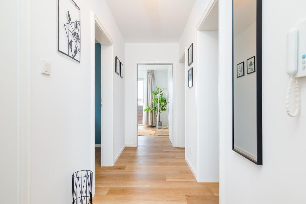 E&K Living - Design Apartment - 2 Bedrooms - Kitchen - Free Parking Augsburg Exteriör bild